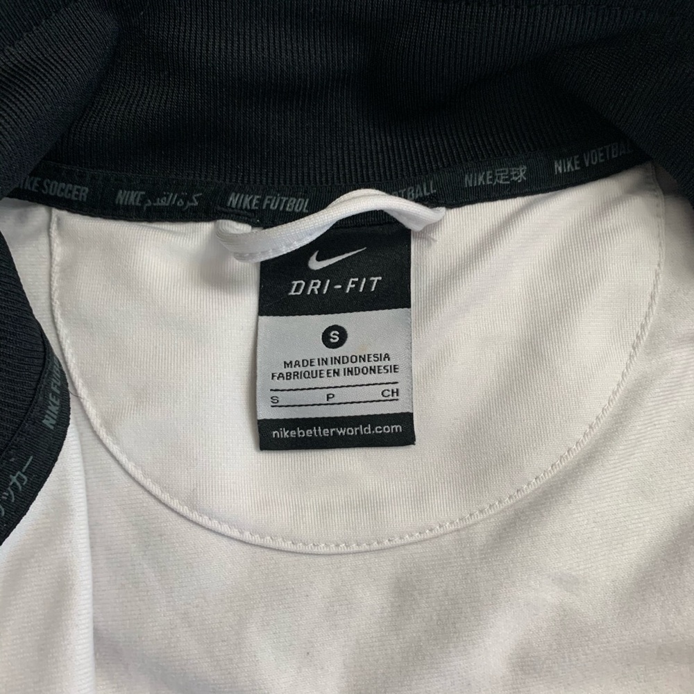 SOLD🛑Nike Women’s Football Jacket ✔️ - Picture 7 of 8